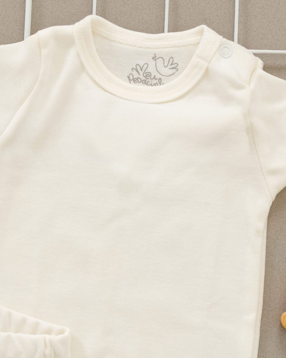 Conjunto Bebê Body e Shorts Off White - Imagem 2
