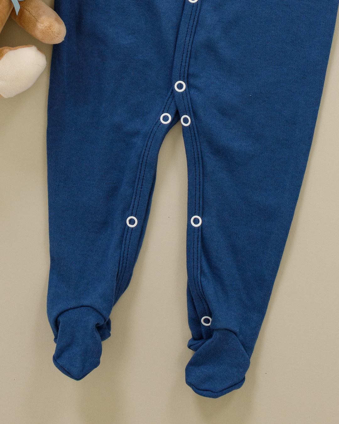 Macacão Bebê Suedine Básico Marinho com pezinho - Imagem 3