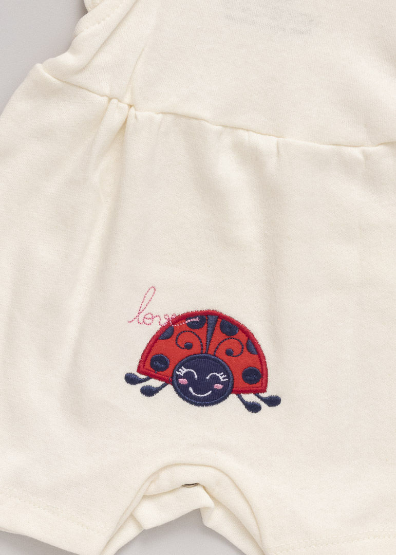 Macacão Bebê Verão Suedine Joaninha Off White - Imagem 3
