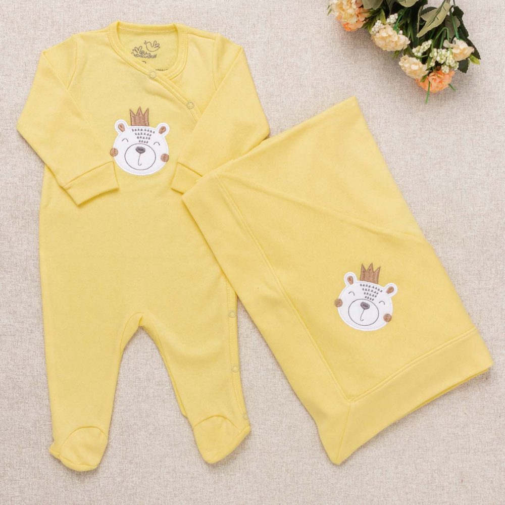 Kit Saída Maternidade Bebê Suedine Macacão e Manta Ursinho Rei Amarelo