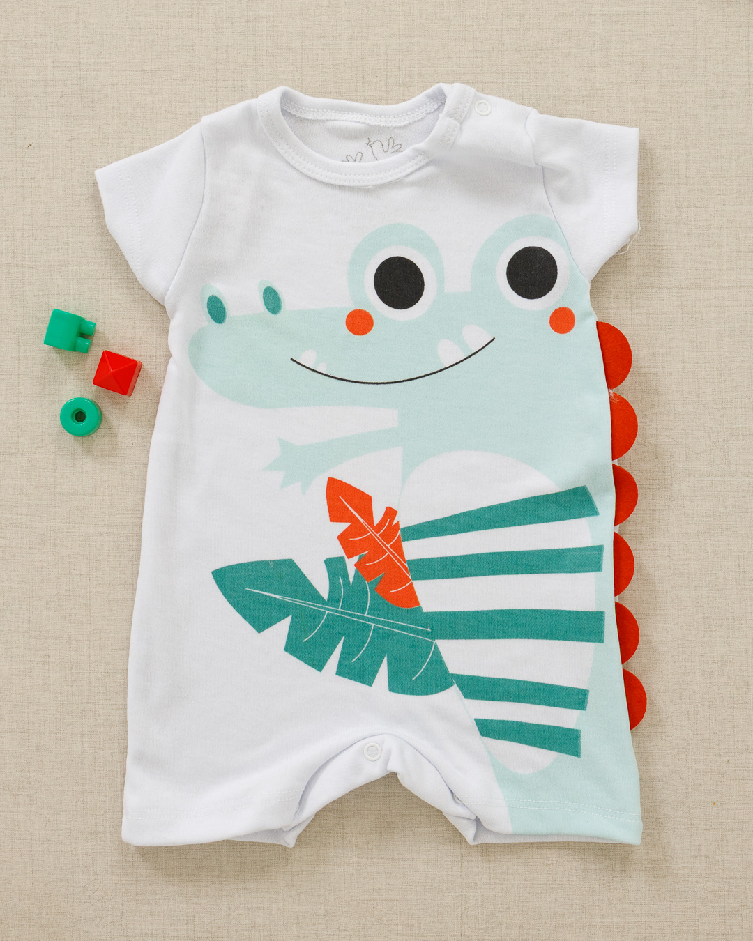 Macacão Romper Bebê Verão Suedine Jacaré Branco