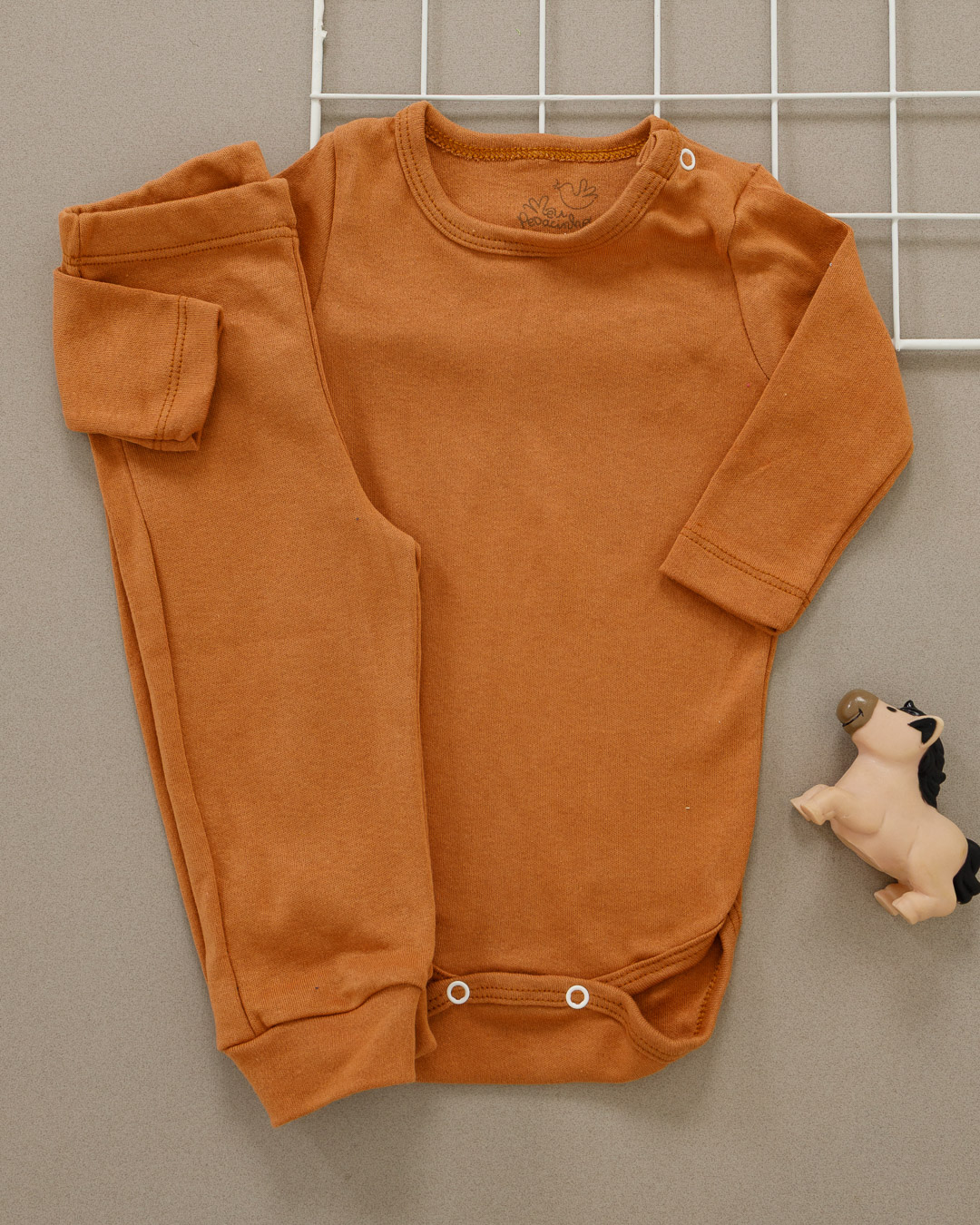 Conjunto Pagão Bebê Body e Calça Básico Ocre