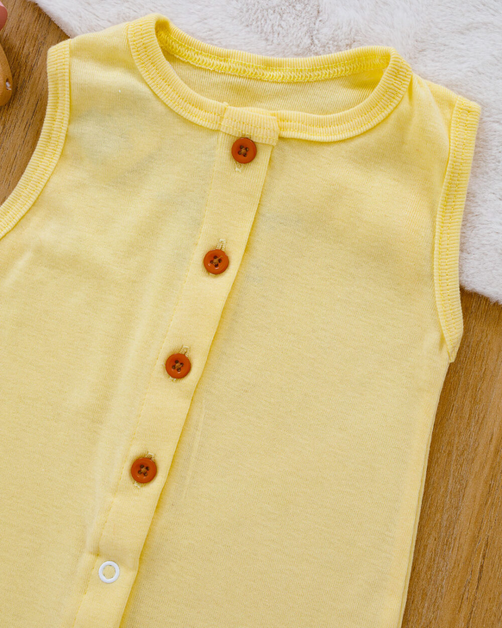 Macacão Romper Bebê Regata Minimalista Amarelo - Image 2