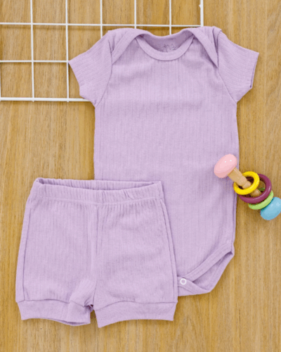 Conjunto Bebê Canelado Confort Premium Verão e Tapa Fralda Lilás Menina