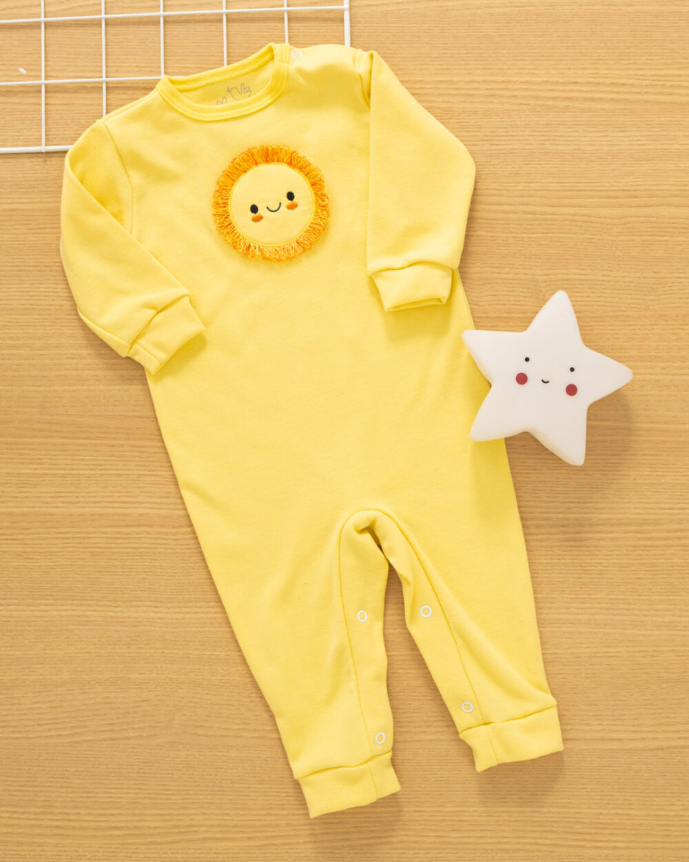 Macacão Bebê Manga Longa Suedine Sol Amarelo