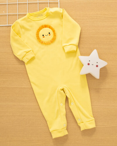 Macacão Bebê Manga Longa Suedine Sol Amarelo